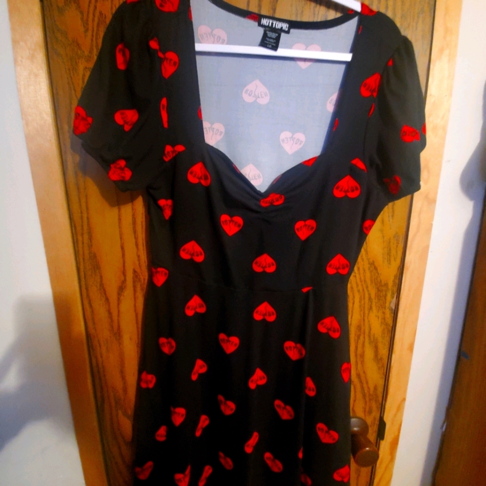 Hot topic rotten heart skater dress. Size large.
